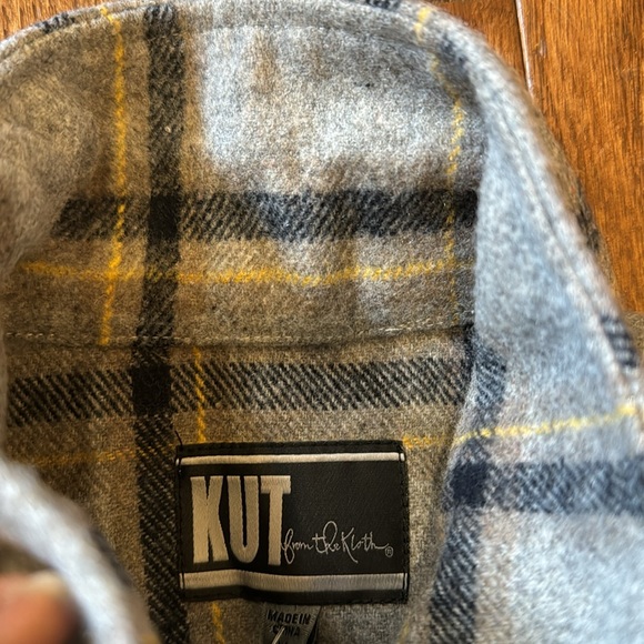 Plaid Jacket Perfect for Fall - Picture 4 of 4